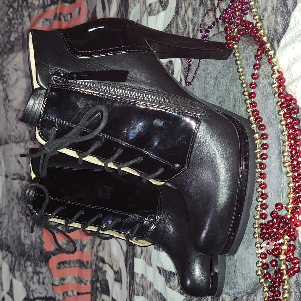 Neiman Marcus Sabelle Vegan Leather Platform High Heeled Boots 9